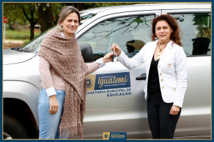 Prefeita Patricia entrega chaves do veículo a Secretária Susana