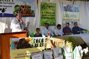 Diretor-presidente da Agraer, Enelvo Felini, destaca ações da Agência de Desenvolvimento Agrário no apoio e incentivo dos assentados de Itaquiraí