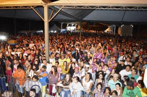 Show no palco da Itaquipesca atraiu mais de cinco mil pessoas