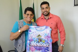 #PraCegoVer – Prefeito Valdomiro recebeu organizador do bloco MolinaFolia.  