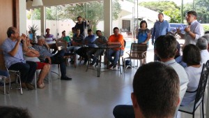 Reunião com vereadores; e produtores rurais ( Iguatemi)