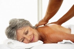 massagem-terapeutica-para-idoso