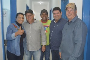 Vereadora Diu e os vereadores, Varley, Edilson e Ney, e o agente de saúde Val.