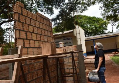 Prefeitura inicia construção de abrigos e passarelas nas unidades de ensino em Iguatemi