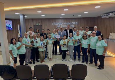 Equipe da Melhor Idade recebe homenagem da Câmara de Iguatemi