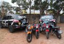 Quadrilha de desmanche é presa com motos furtadas, arma e ferramentas