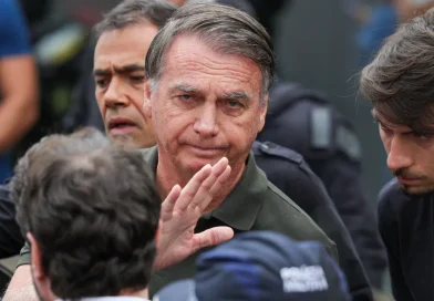 Bolsonaro segue com soluço e precisou de medicamento extras