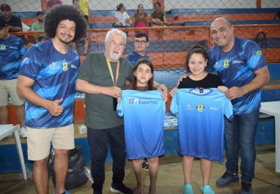 Secretaria de Esportes de Iguatemi realiza a entrega de 400 camisetas padronizadas para os atletas da área urbana e rural