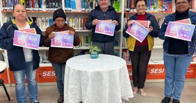 Projeto do SESI ensina idosos de Iguatemi a usar celular e redes sociais e entrega certificados