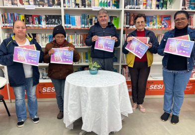 Projeto do SESI ensina idosos de Iguatemi a usar celular e redes sociais e entrega certificados