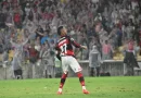 Flamengo vence os reservas do Corinthians e mantém a liderança do Brasileirão