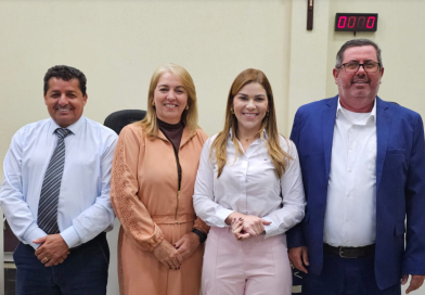 ITAQUIRAÍ: vereadora Ariadne é eleita presidente para 2027/2028
