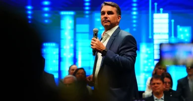Flávio Bolsonaro vence nas urnas de 69 municípios de Mato Grosso do Sul